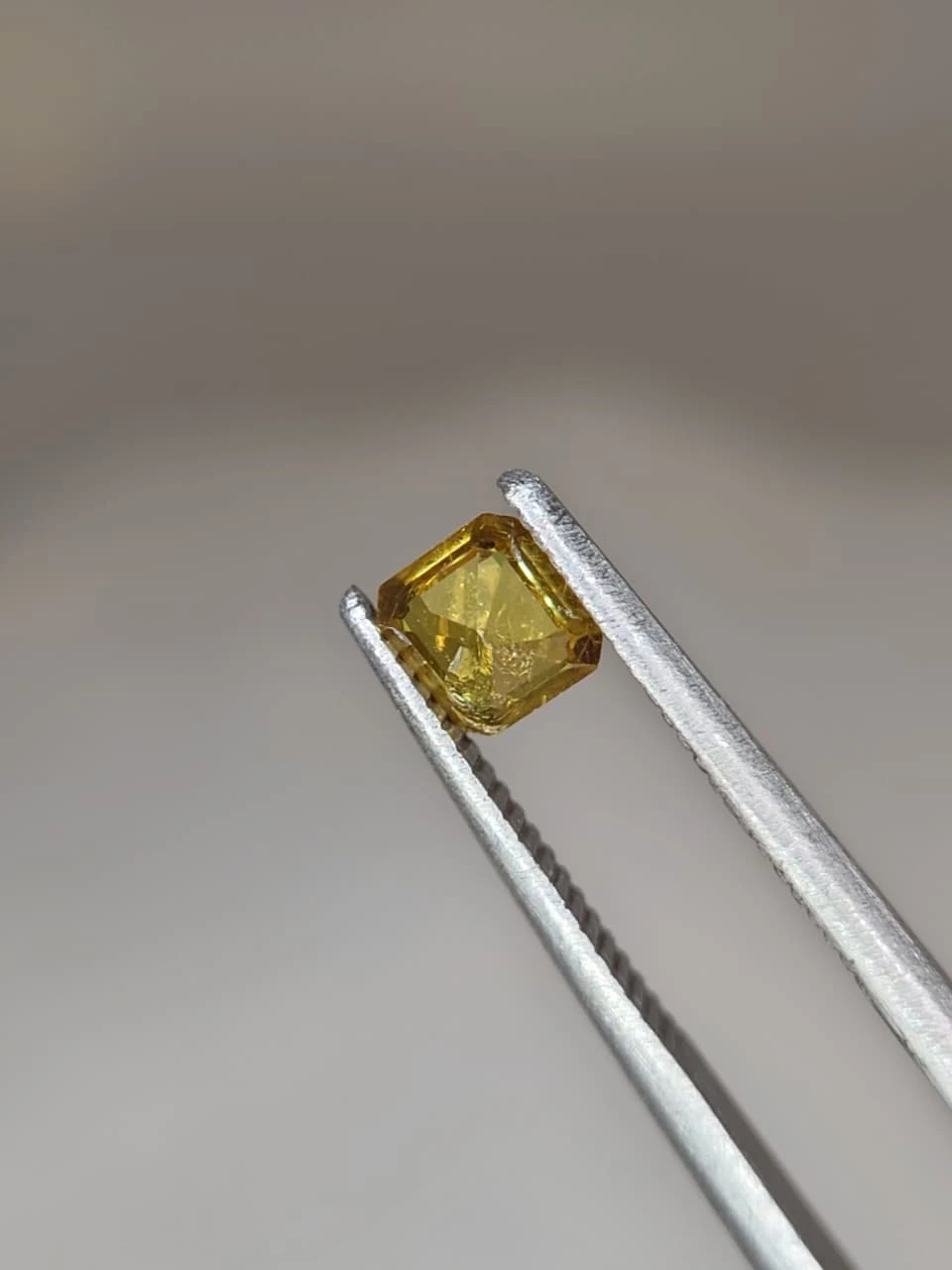 0.4ct Natural Demantid Garnet from Pakistsn — view 4
